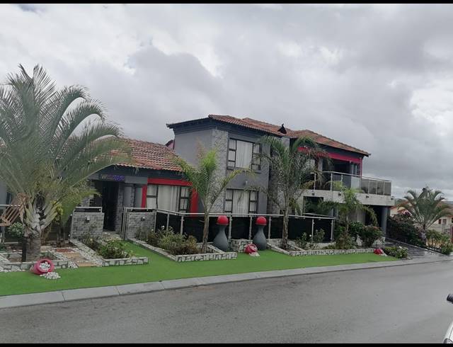 5 BEDROOM HOUSE FOR SALE IN EMDO PARK